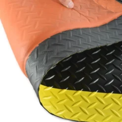 Diamond Foot Fatigue Mat Colored Borders 3x75 feet