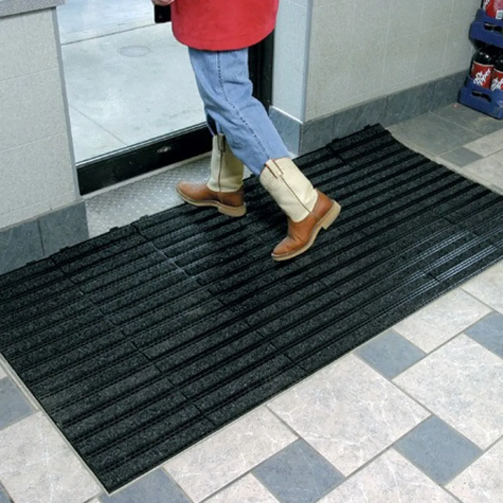 Entrance Linear Tile - 1/2 inch Black w/Charcoal Carpet