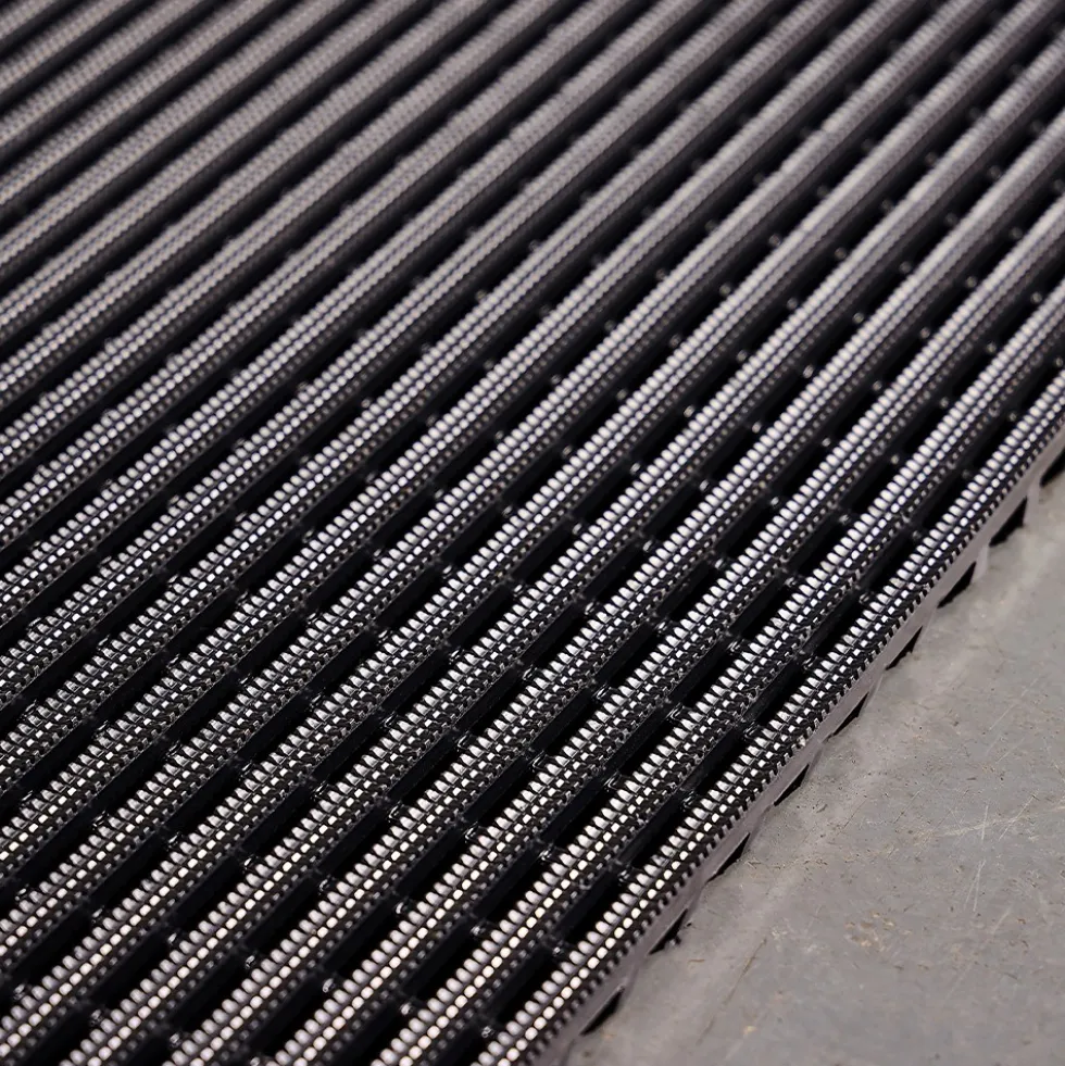 Flexigrid Industrial Matting 3 x 33 ft Roll