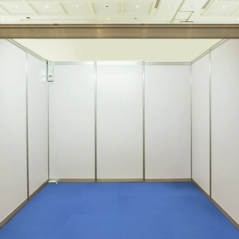 Foam Premium Interlocking Trade Show Mats 20x20 Ft. Kit