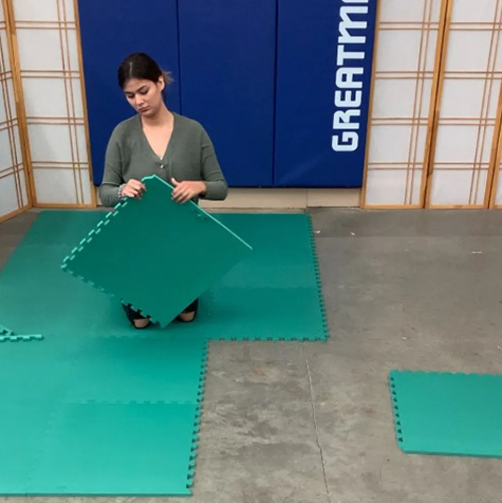 Foam Premium Interlocking Trade Show Mats 20x30 Ft. Kit