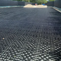 GeoGrid Cellular Paving System 4 cm x 1.6x1.6 Ft.