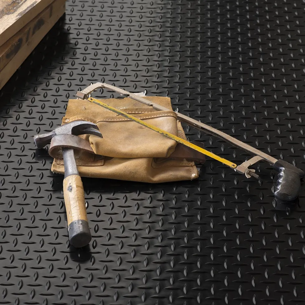 G-Floor Diamond Tread Garage Floor Roll 1.9 mm x 7.6x17 Ft.