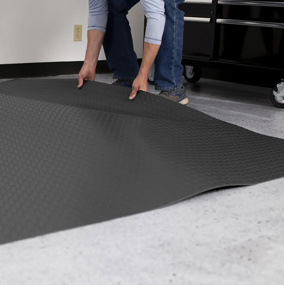 G-Floor Diamond Tread Garage Floor Roll 1.9 mm x 7.6x17 Ft.