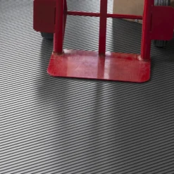 G-Floor Ribbed Tread Garage Floor Roll 1.4 mm x 8.5x22 Ft.