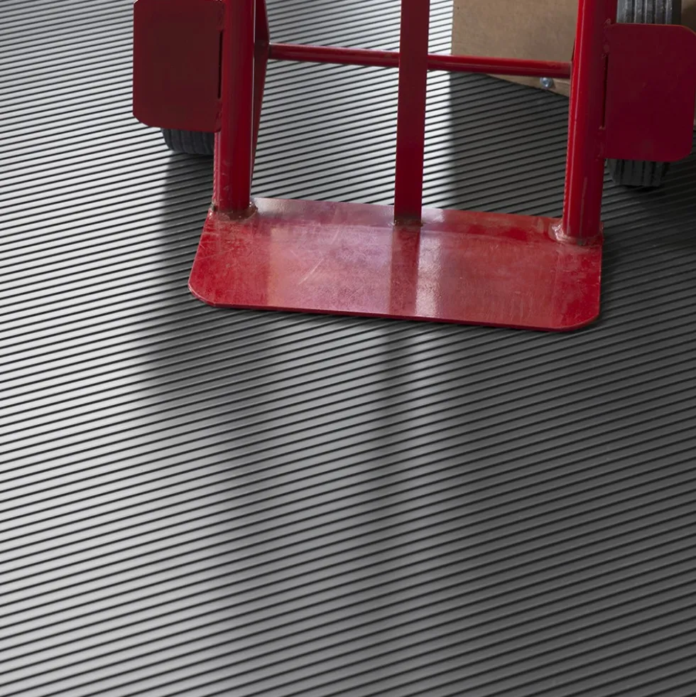 G-Floor Ribbed Tread Vinyl Multipurpose Roll 1.4 mm x 5x10 Ft.