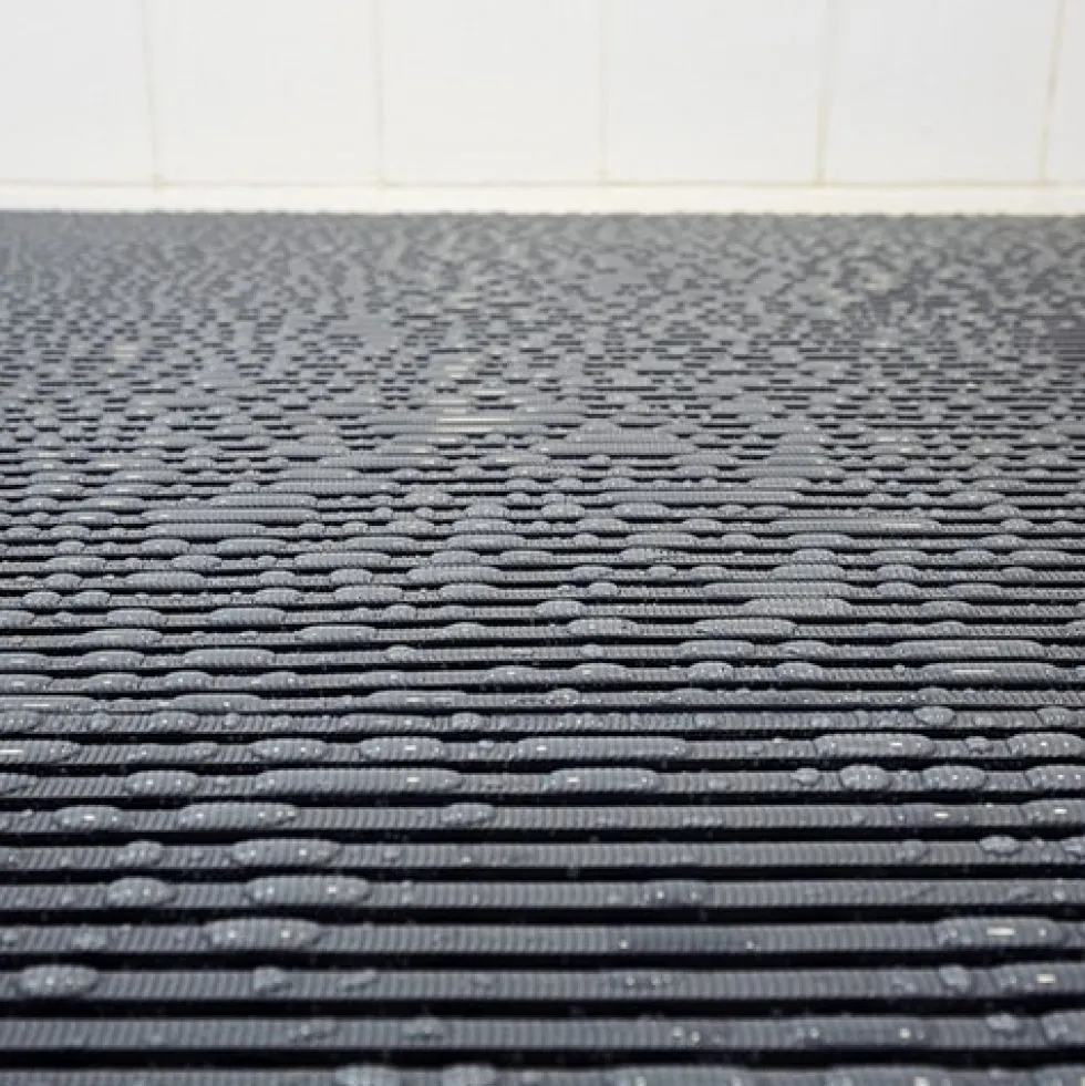 Heronrib Wet Area Safety Matting Roll 4 x 33 ft Roll