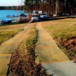 Mud-Traks Lawn Ground Protection Mat - Rope Handles 5/16 Inch x 32 Inches x 8 Ft.