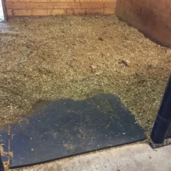 Rubber Horse Stall Mat Classic Interlocking Center 3/4 Inch x 4x6 Ft.