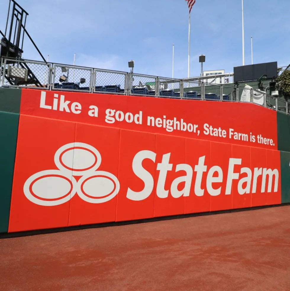 Safety Outdoor Stadium Pad 2 Inch x 4x6 Ft. Z Clip Attachment