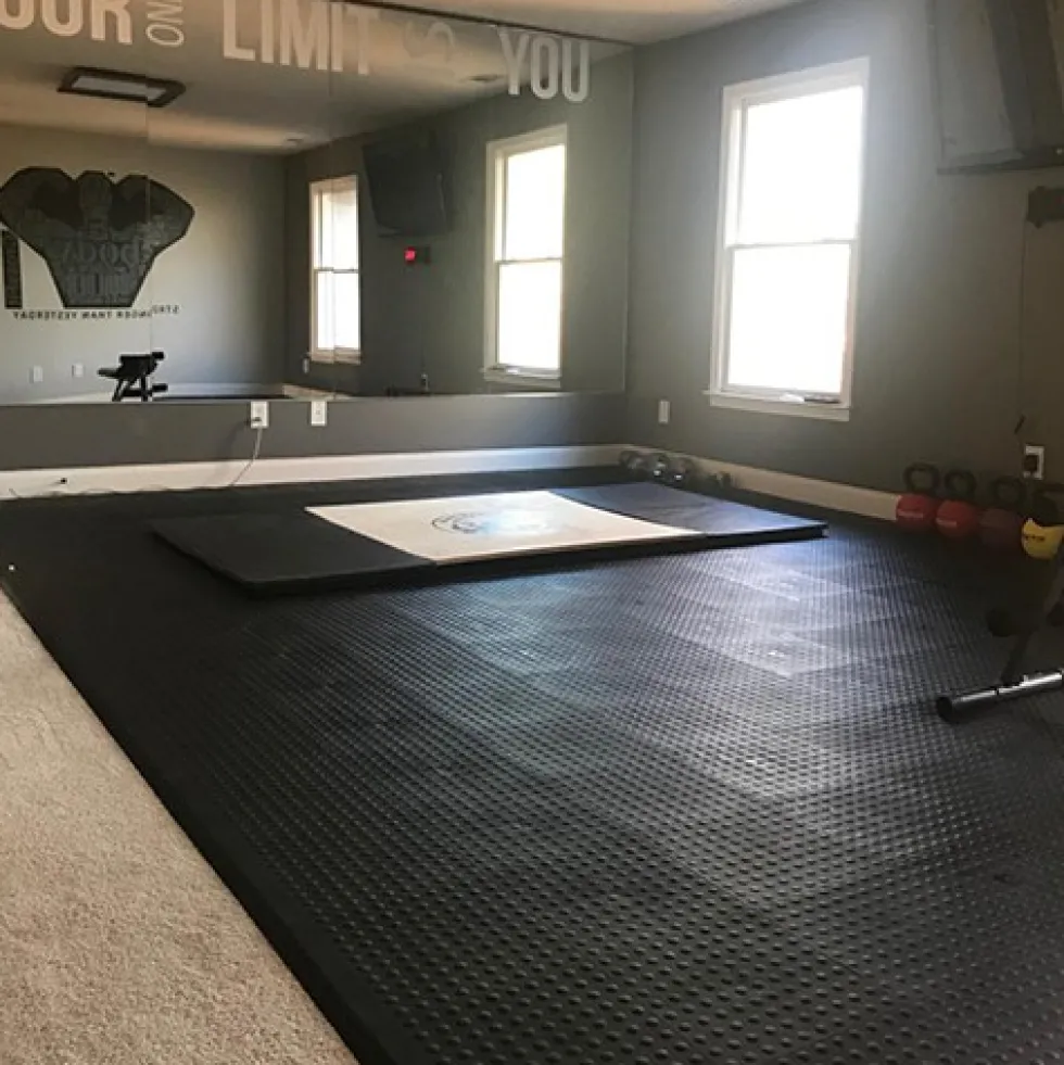 StayLock Tile Bump Top Black 9/16 Inch x 1x1 Ft.