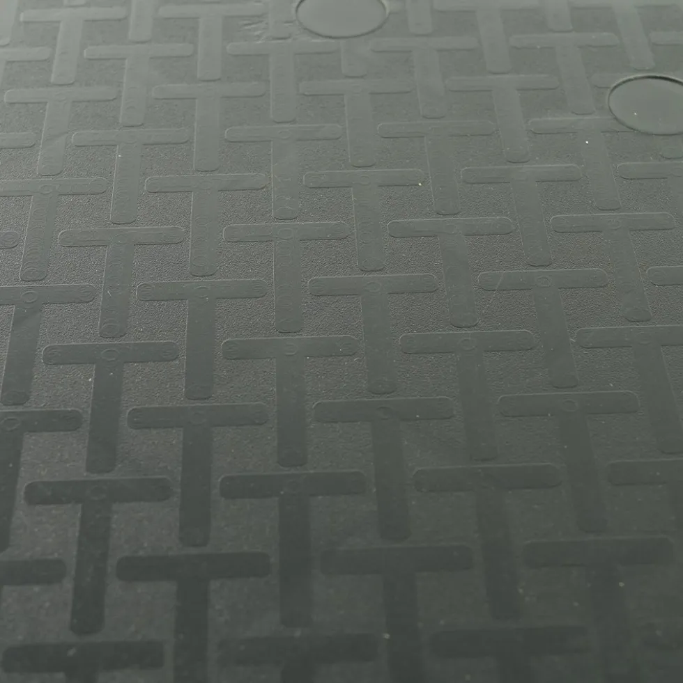 SupraTile Diamond Pattern Black/Grays 4.5 mm x 20x20 Inches Case of 12