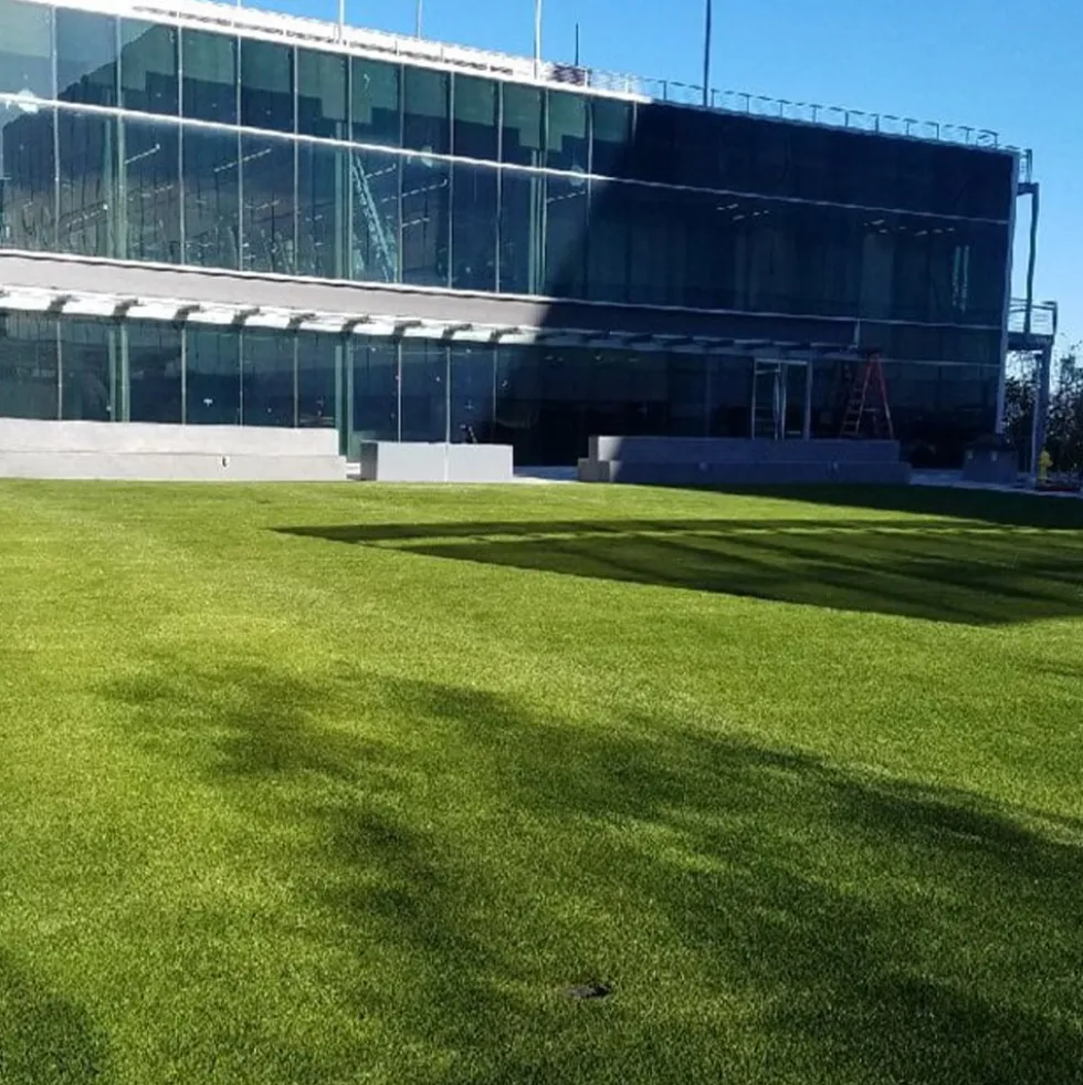 Traffic Blade Silver Artificial Turf Roll 1-1/2 Inch x 7.5 Ft. Wide Per SF