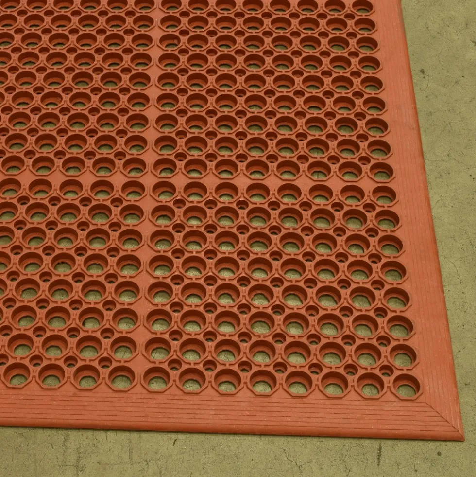 VIP Topdek Senior Red Mat 36x59.5 Inches