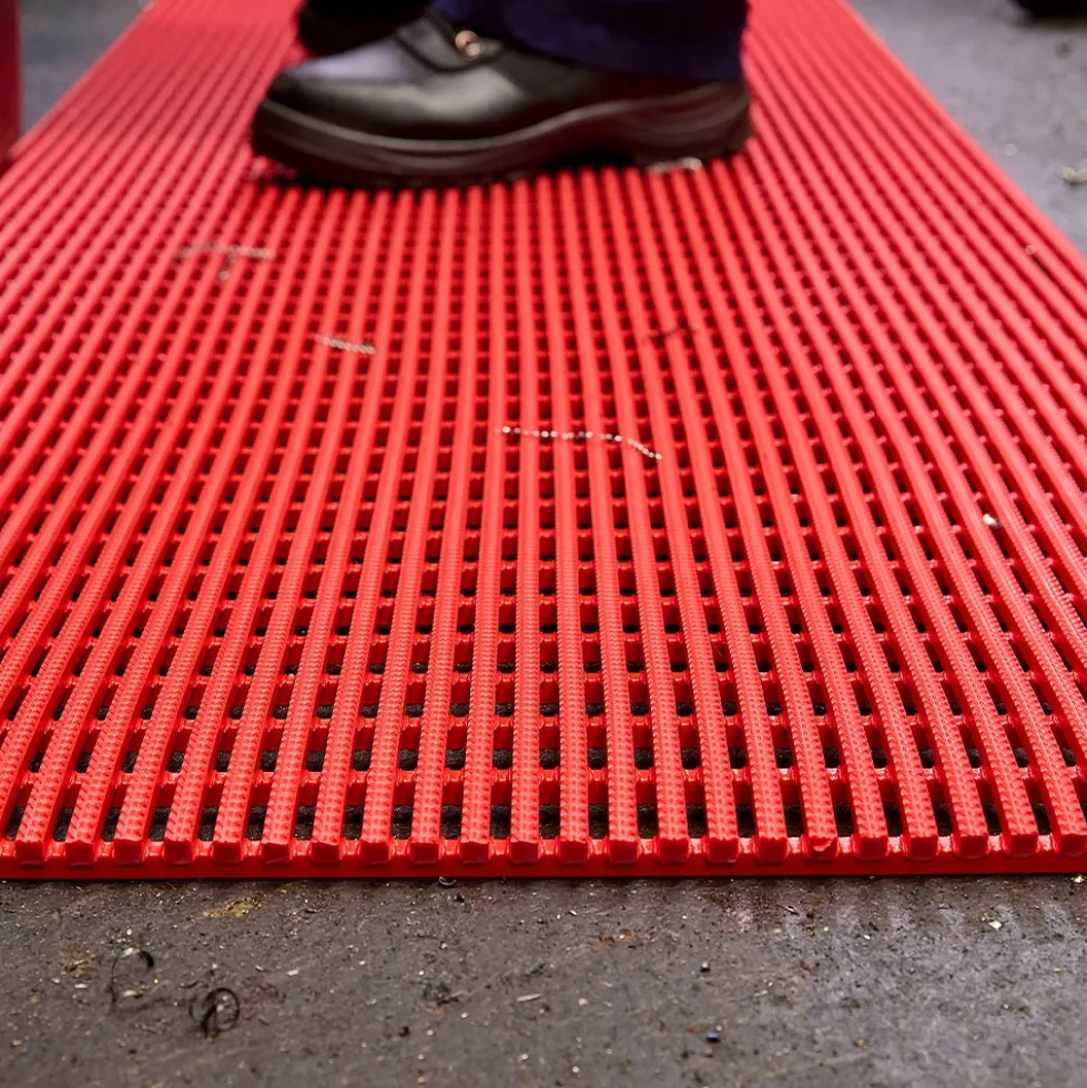 Vynagrip Heavy Duty Industrial Matting Colors 3 x 33 ft Roll