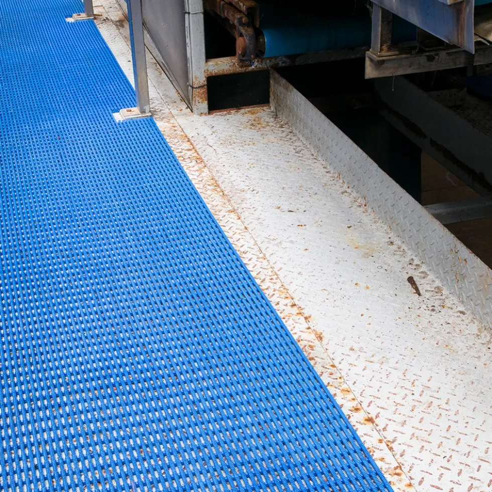 Vynagrip Heavy Duty Industrial Matting Colors 3 x 33 ft Roll