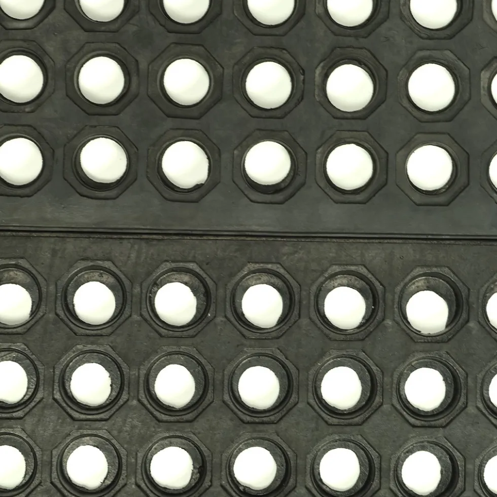 Wash Rack Classic Interlocking Mat 1/2 Inch x 3x3 Ft.