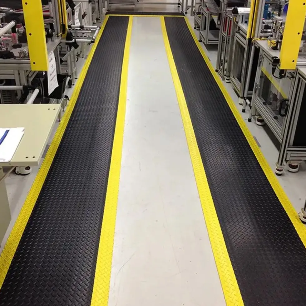 Wearwell Diamond-Plate SpongeCote 2x75 Ft. Black w/Yellow Borders